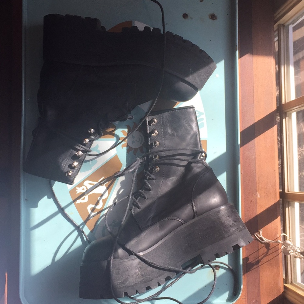 UNIF Armada boots Size 6